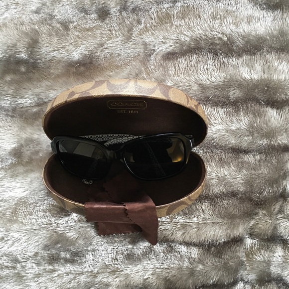 Coach sunglasses with case - Picture 7 of 7